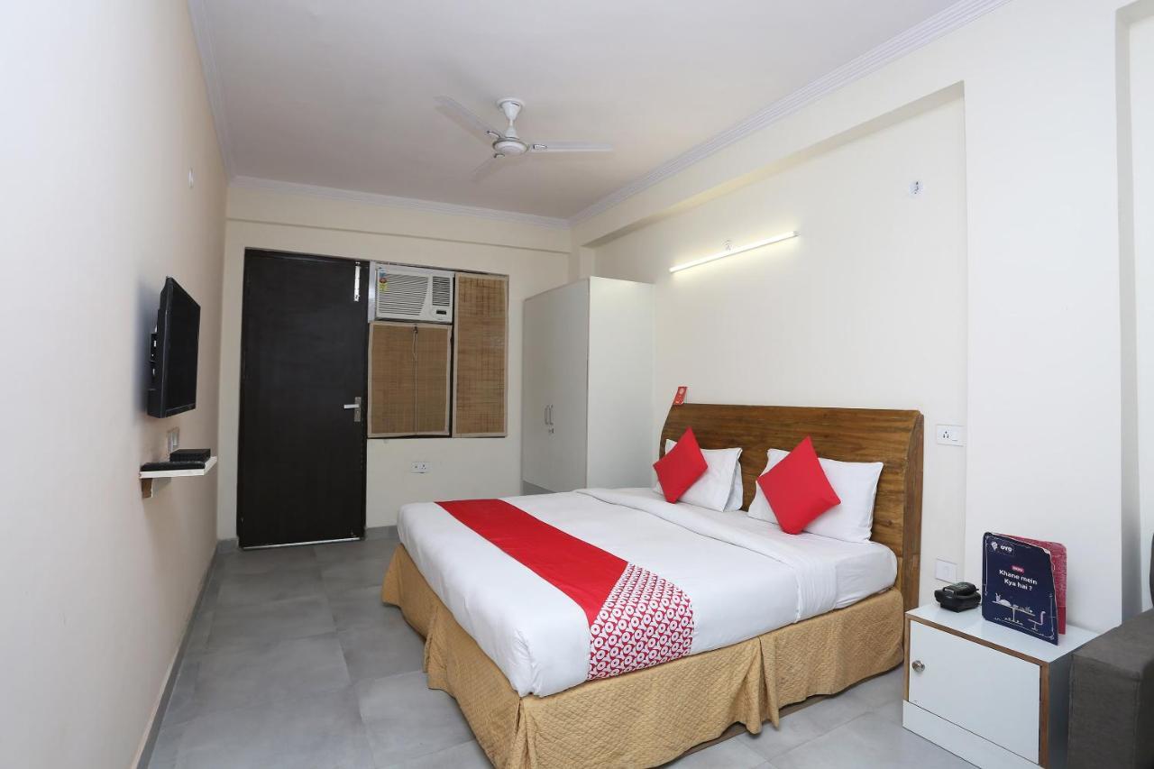 Oyo 28670 Hotel Dev Palace Gurgaon Exteriör bild