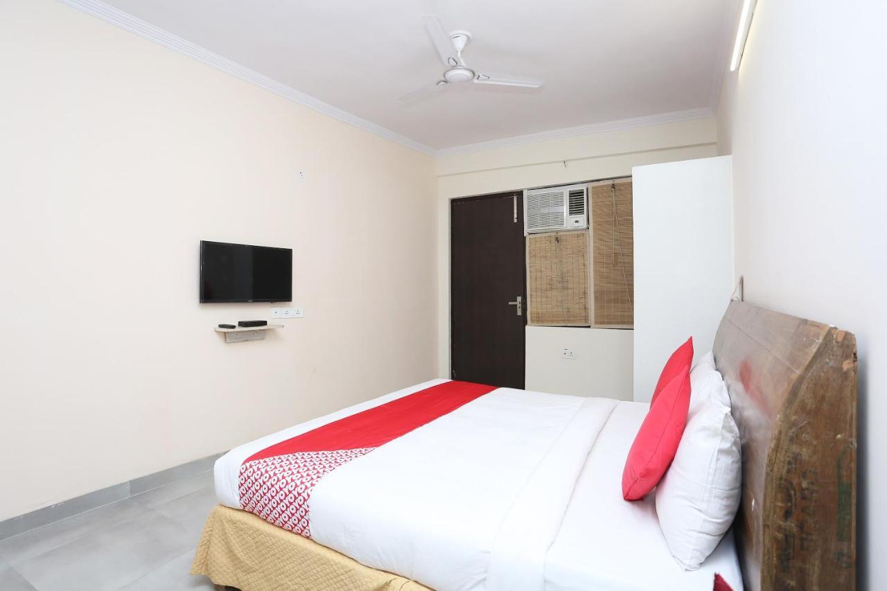 Oyo 28670 Hotel Dev Palace Gurgaon Exteriör bild